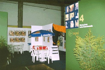 expo008.jpg (105997 bytes)